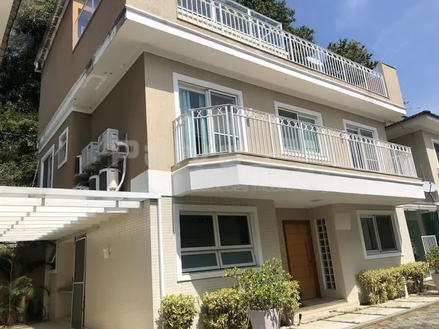 Imagem 1: Exclusivo com segurança e conforto - Excelente casa Triplex - Salão, 4qts, 3stes