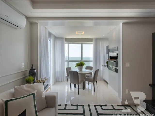 Imagem 10: Apartamento de Luxo com 4 Quartos e 3 Suítes no Centro de Balneário Camboriú - 179M² - 3 Vagas de Garagem