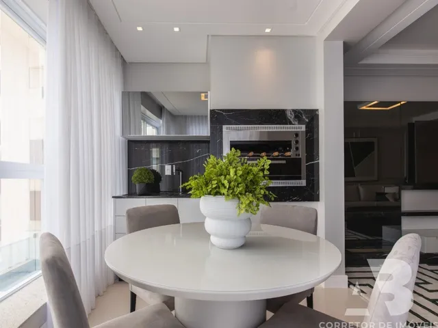Imagem 12: Apartamento de Luxo com 4 Quartos e 3 Suítes no Centro de Balneário Camboriú - 179M² - 3 Vagas de Garagem