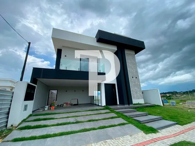 Imagem 1: Casa de Luxo em Condomínio: 4 Quartos, 3 Suítes, 2 Salas, 5 Banheiros, 4 Vagas, 290M² em Resende-Rj, Bosque da Limeira