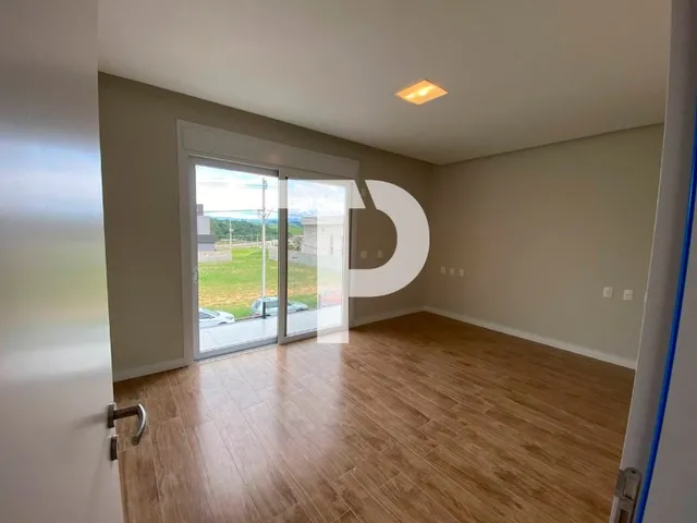Imagem 3: Casa de Luxo em Condomínio: 4 Quartos, 3 Suítes, 2 Salas, 5 Banheiros, 4 Vagas, 290M² em Resende-Rj, Bosque da Limeira