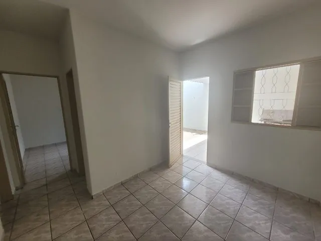 Imagem: Casa de Colônia para Aluguel com 02 Quartos
