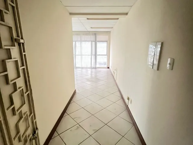 Imagem 8: Sala Comercial para Alugar com Banheiro e Copa no Comércio 74M2