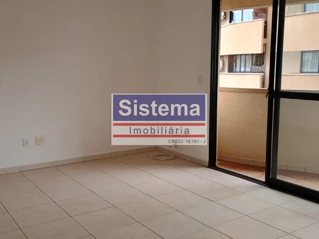 Imagem: O apartamento possui 2 Dormitórios, 1 Suíte, 2 Banheiros,