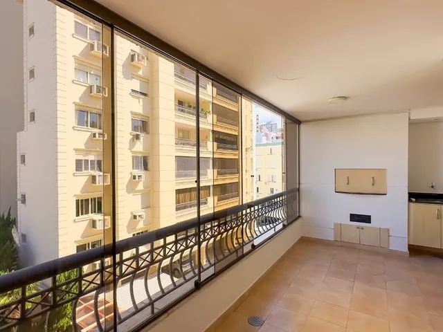 Imagem 8: Apartamento À Venda em Porto Alegre, Higienópolis, com 3 Quartos, 117,76M²