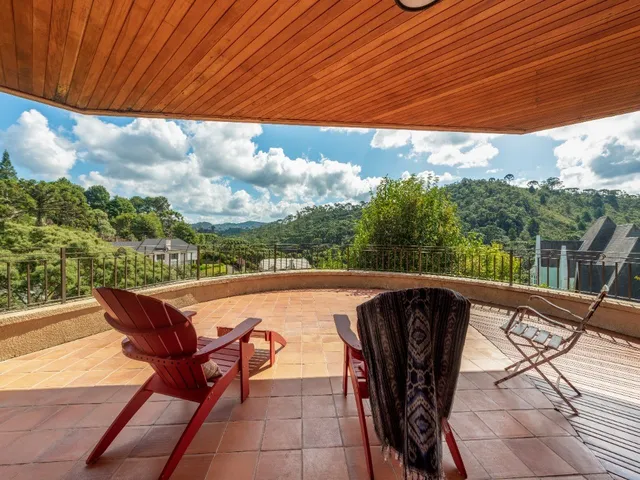 Imagem: Casa de Luxo em Condomínio À Venda em