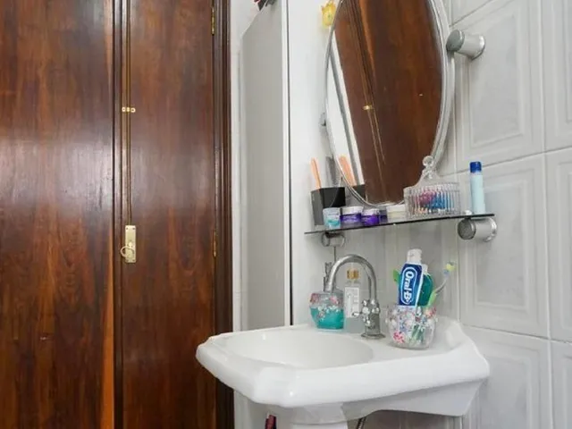 Imagem 14: Casa À Venda em São Paulo-Sp, Canindé: 5 Quartos, 2 Banheiros, 2 Vagas, 230M²! Confira Já!