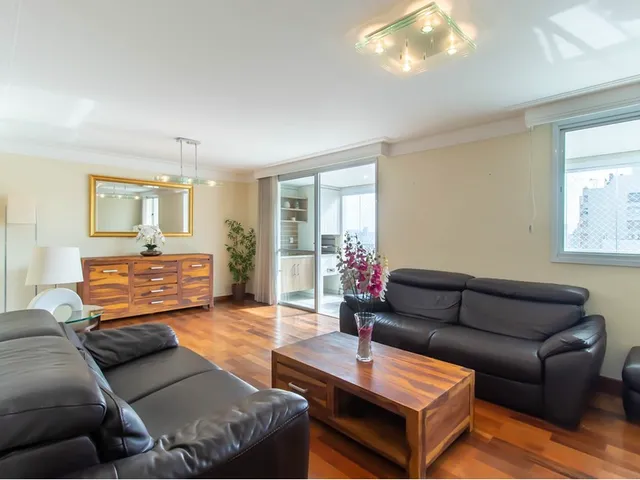 Imagem: O apartamento possui 4 Dormitórios, 3 Suítes, 4 Banheiros