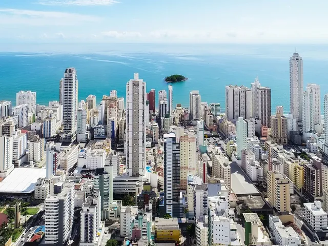 Imagem 9: Cobertura com 3 Quartos, 210,73M², À Venda em Balneário Camboriú, Centro