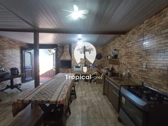 Imagem: Casa À Venda com Piscina e 05 Dormitórios