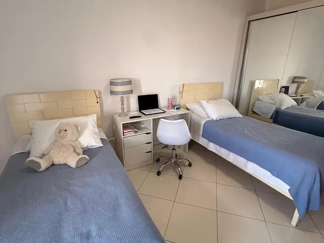 Imagem 4: Exclusividade no Corredor da Vitória: 3 Suítes, 4 Vagas e Píer Privativo