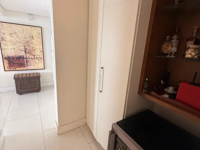 Imagem 10: Exclusividade no Corredor da Vitória: 3 Suítes, 4 Vagas e Píer Privativo