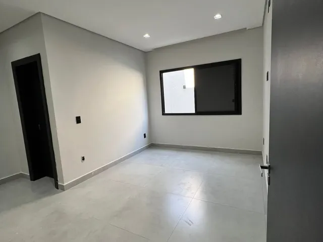 Imagem 8: Casa de Luxo no Condomínio na Vila Martins em Itu-Sp: 3 Quartos, 3 Suítes, 3 Salas, 5 Banheiros e 4 Vagas de Garagem!