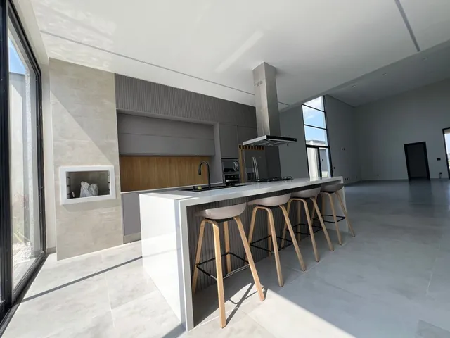 Imagem 13: Casa de Luxo no Condomínio na Vila Martins em Itu-Sp: 3 Quartos, 3 Suítes, 3 Salas, 5 Banheiros e 4 Vagas de Garagem!