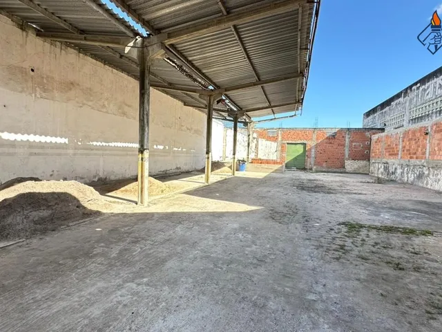 Imagem: Galpão Comercial para Locação em Rua