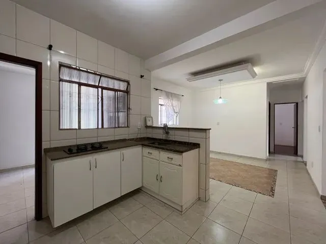 Imagem 8: Casa com 3 Dormitórios À Venda em Viçosa