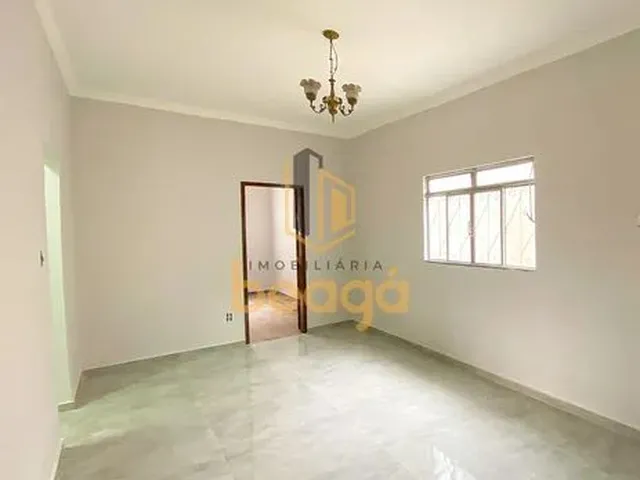 Imagem 2: Casa com 3 Dormitórios À Venda em Contagem
