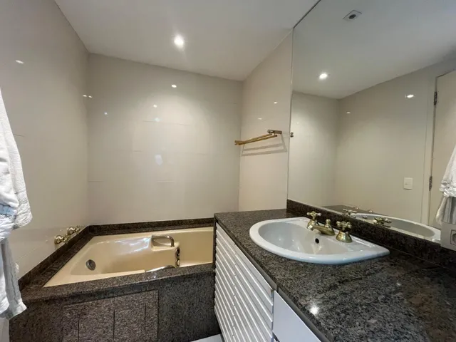 Imagem 16: Apartamento para Venda em Moema com 3 Quartos, Sendo 3 Suítes, 203M²