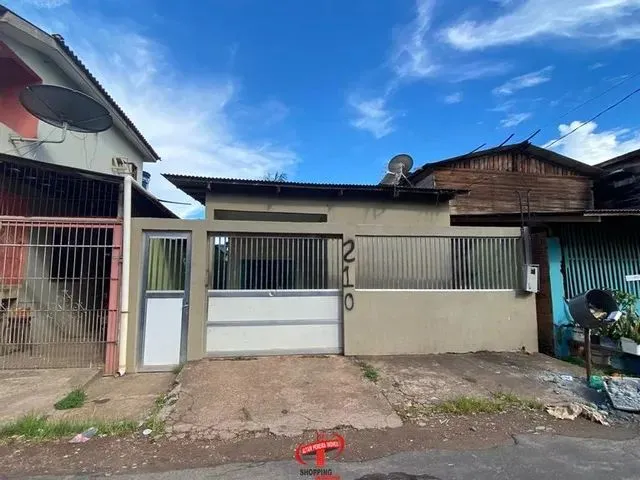 Imagem: A casa possui 2 Dormitórios, 1 Banheiro, 1 Vaga na