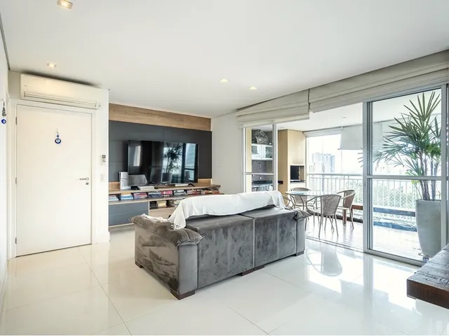 Imagem: O apartamento possui 2 Dormitórios, 1 Suíte, 4 Banheiros,
