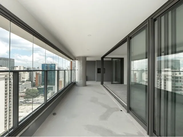 Imagem: O apartamento possui 4 Dormitórios, 4 Suítes, 6
