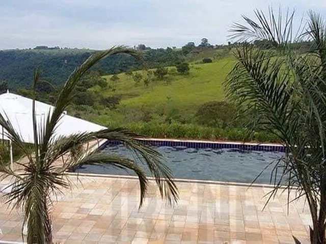 Imagem: O terreno possui 250m² de Área e está localizado em