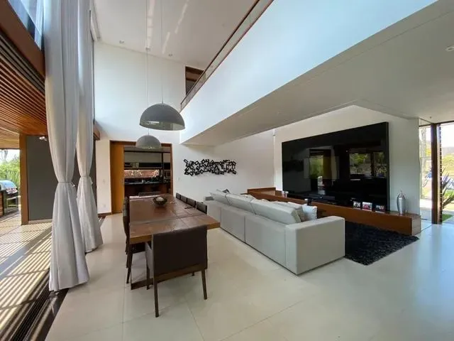 Imagem: Casa em Condomínio À Venda, 4 Quartos
