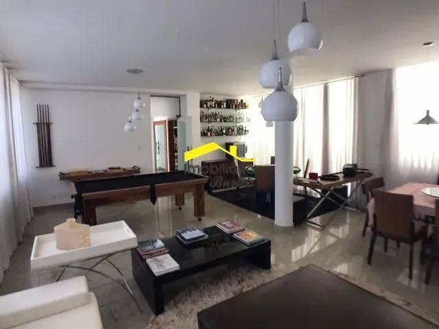 Imagem: Casa À Venda, 4 Quartos, 2 Suítes, 5 Vagas