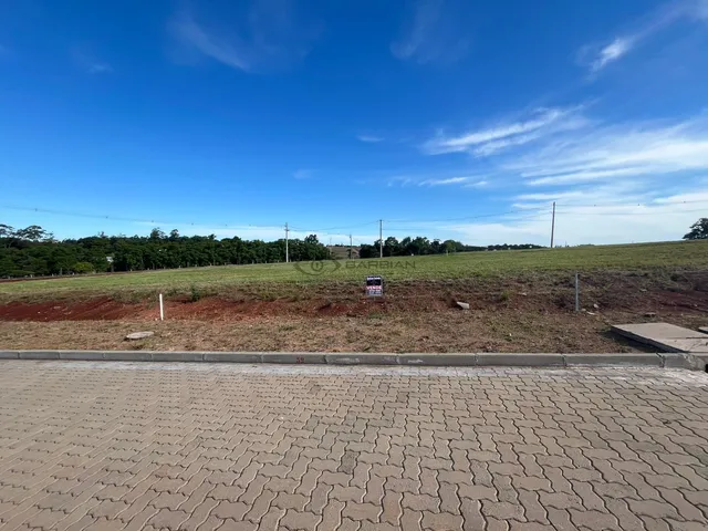 Imagem: O terreno possui 300m² de Área e está localizado em