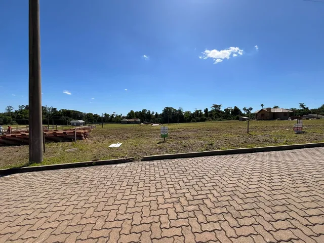 Imagem: O terreno possui 300m² de Área e está localizado em