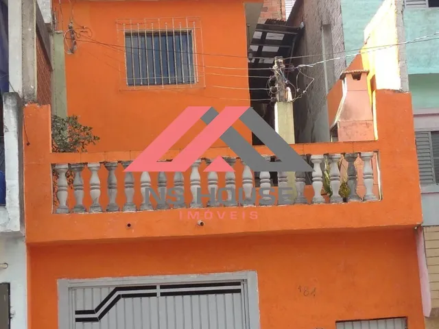 Imagem: A casa possui 3 Dormitórios, 3 Banheiros, 1 Vaga na
