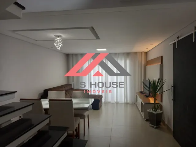 Imagem: A casa possui 2 Dormitórios, 1 Suíte, 3 Banheiros, 2