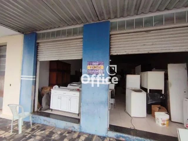 Imagem: Sala Comercial e Casa À Venda, 480 Mt²