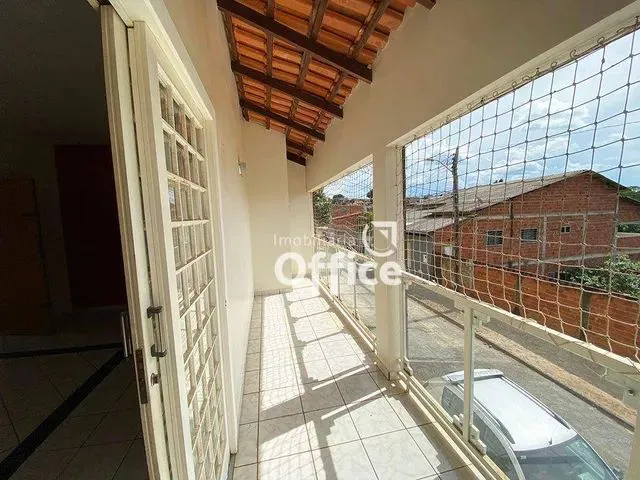 Imagem 6: Casa com 3 Dormitórios À Venda, 220 M² por R$ 440.000,00 - Frei Eustáquio