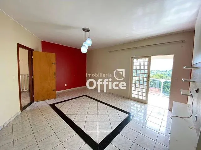 Imagem 8: Casa com 3 Dormitórios À Venda, 220 M² por R$ 440.000,00 - Frei Eustáquio