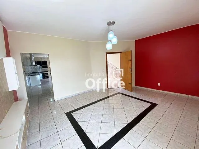 Imagem 9: Casa com 3 Dormitórios À Venda, 220 M² por R$ 440.000,00 - Frei Eustáquio
