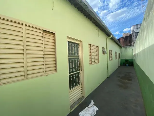 Imagem 1: Casa de Colônia para Aluguel com 60 M2 com 02 Quartos no Bairro Daniel Fonseca
