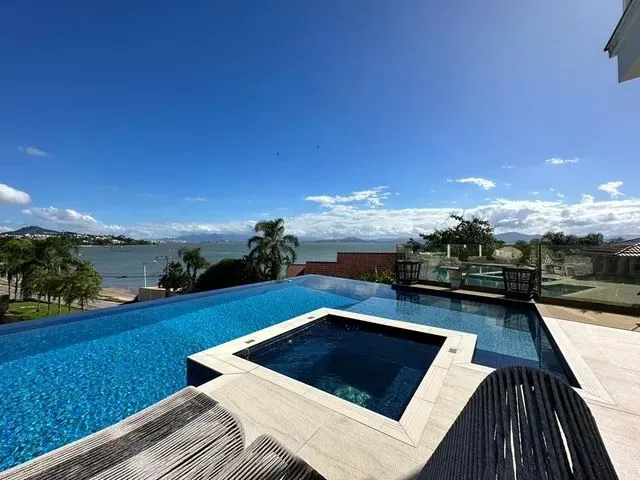 Imagem 1: Luxo e Sofisticação É o Que Define Esta Casa em Condomínio Fechado em Cacupé