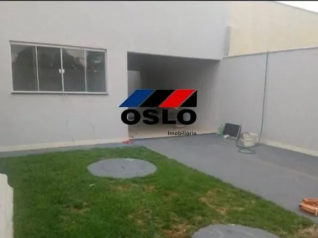 Imagem: A casa possui 2 Dormitórios, 1 Suíte, 2 Banheiros, 3