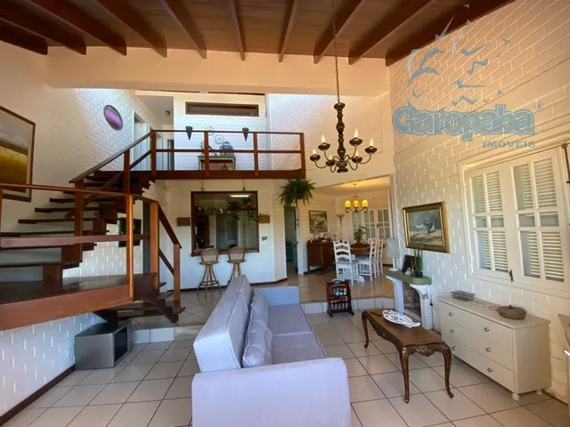 Imagem 9: Imóvel no Village Garopaba: Casa com 4 Quartos, 1 Suíte, 2 Salas e 5 Vagas de Garagem, a 2Km da Praia Central