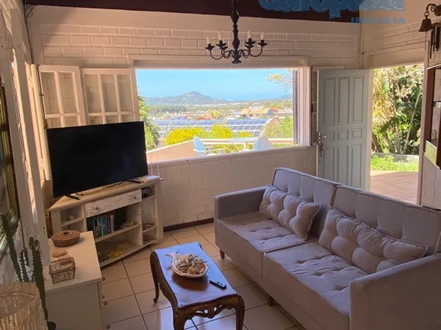 Imagem 12: Imóvel no Village Garopaba: Casa com 4 Quartos, 1 Suíte, 2 Salas e 5 Vagas de Garagem, a 2Km da Praia Central