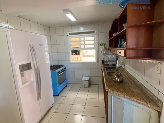 Imagem 6: Imóvel no Village Garopaba: Casa com 4 Quartos, 1 Suíte, 2 Salas e 5 Vagas de Garagem, a 2Km da Praia Central