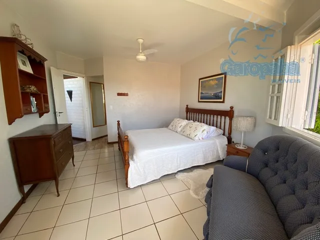 Imagem 11: Imóvel no Village Garopaba: Casa com 4 Quartos, 1 Suíte, 2 Salas e 5 Vagas de Garagem, a 2Km da Praia Central