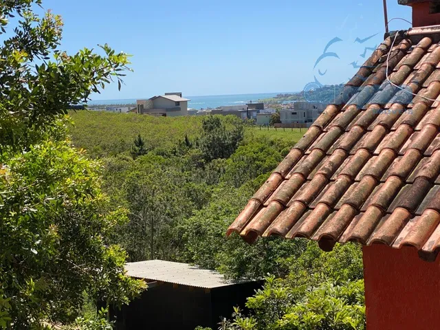 Imagem 7: Imóvel no Village Garopaba: Casa com 4 Quartos, 1 Suíte, 2 Salas e 5 Vagas de Garagem, a 2Km da Praia Central