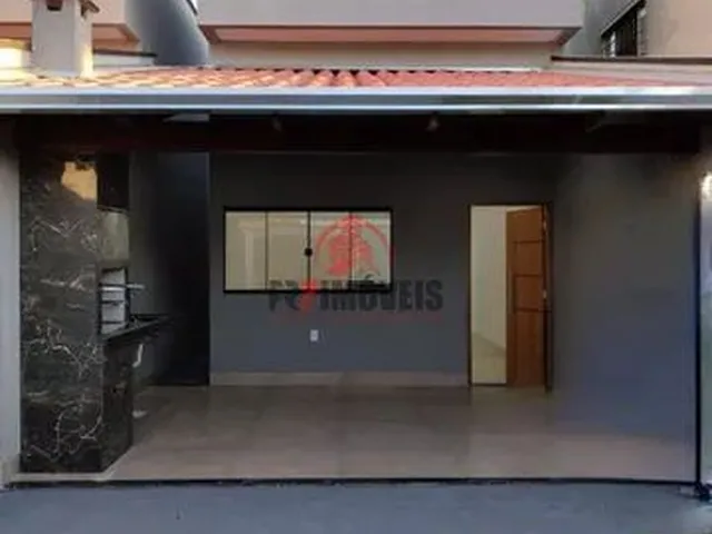 Imagem: A casa possui 2 Dormitórios, 1 Suíte, 2 Banheiros, 2