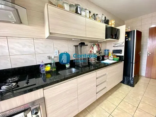 Imagem: Lb/Apartamento com 02 Dormitórios no Bairro