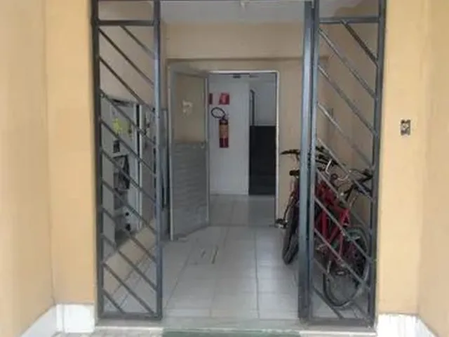 Imagem: O apartamento possui 2 Dormitórios, 1 Banheiro, 1 Vaga na