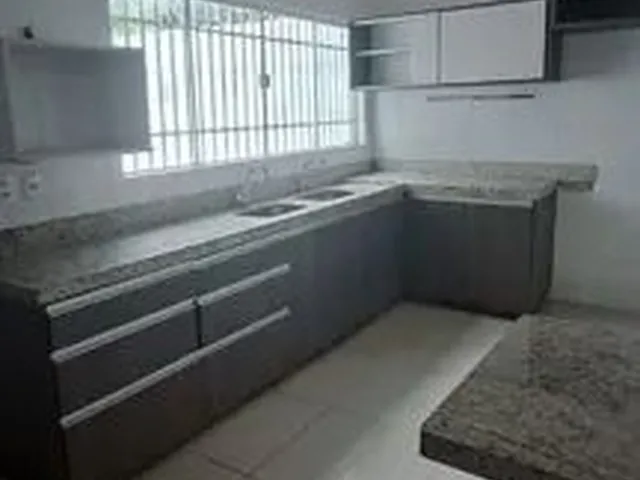 Imagem: Casa com Piscina - Zona Leste