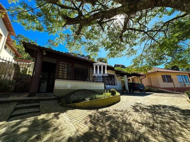 Imagem: Casa com 5 Dormitórios À Venda, 300 M²