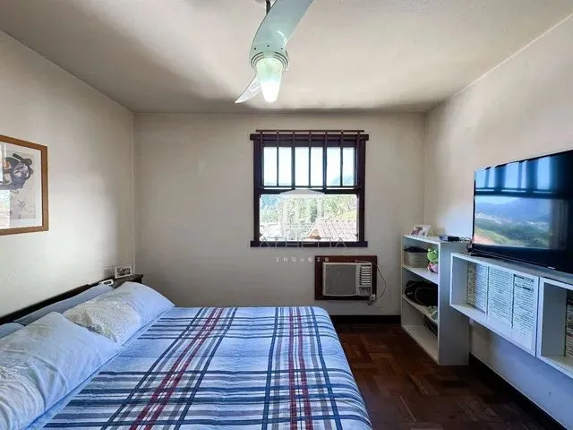 Imagem 9: Casa com 5 Dormitórios À Venda, 300 M² por R$ 770.000,00 - Iucas - Teresópolis/Rj